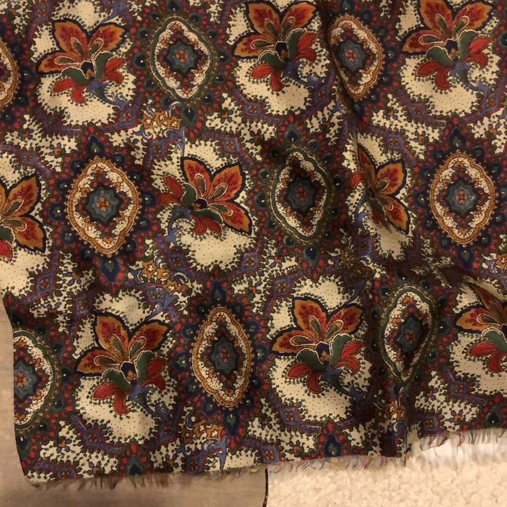 Scarf - Picture 2 of 7